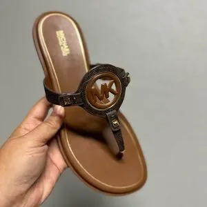 サンダル・ミュール MICHAEL MICHAEL KORS KOKO THONG SANDALS Jaden Leather Thong Sandal | Michael Kors [US]
